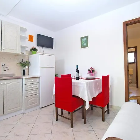 Apartment Fuer 2 Personen Ca 30 Qm In Pula, Istrien Istrische Riviera
