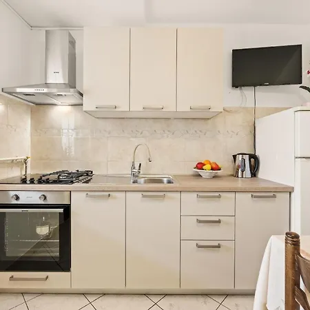 Apartment Fuer 2 Personen Ca 30 Qm In Pula, Istrien Istrische Riviera *