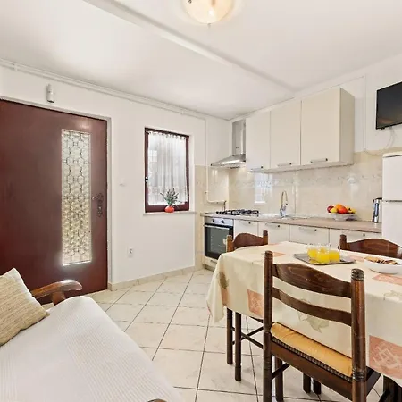 Apartment Fuer 2 Personen Ca 30 Qm In Pula, Istrien Istrische Riviera *